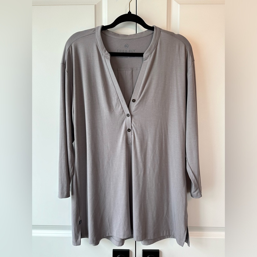 Free Fly Women's Bamboo Flex Henley in Silver Stone Gray Size XL